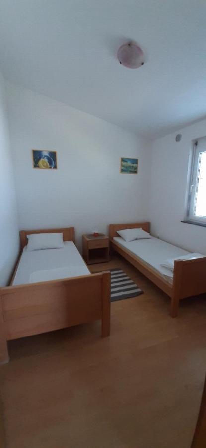 Villa Dobra Family Apartments Vir Exterior foto